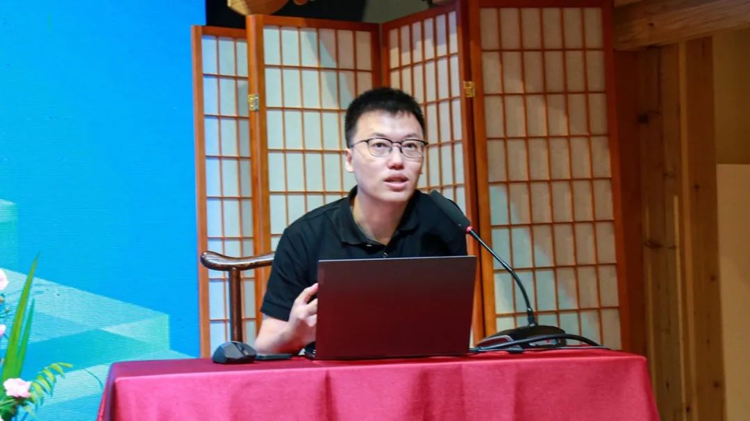 深信服的专家们在培训会上进行课程分享