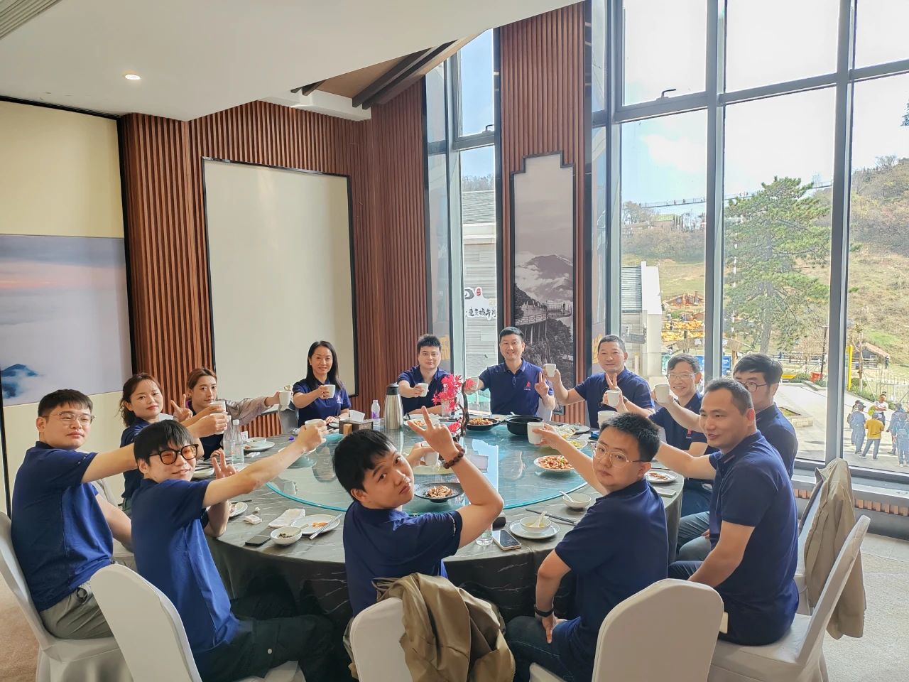 6639e4639f7c7.jpg 3393d4a5bd9d8e2a651568c070ce4396.jpg